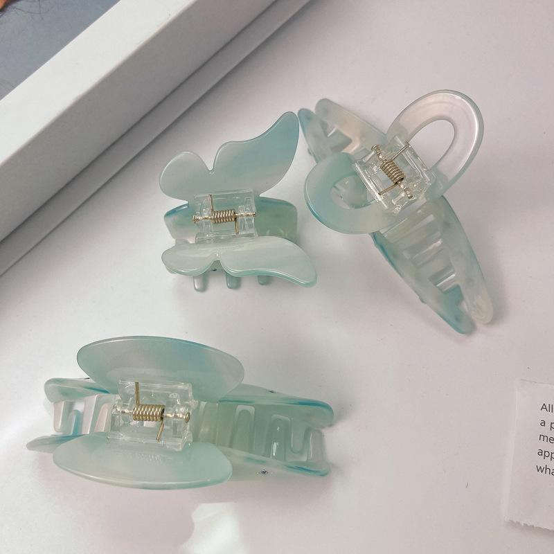 One Hypoallergenic Acetate Hair Clip Adorned with Sparkling Rhinestones, Designed to Securely Hold Medium to Thick Hair. This Elegant Shark Claw Clip in Emerald Green Is Perfect for Women'S Updo Hairstyles, Suitable for Parties, Weddings