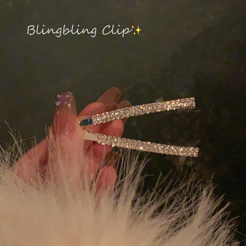 A Stylish Women'S Hairpin Featuring a Luxurious Design with Rhinestones, Perfect for Securing Bangs And Adding Elegance to Your Hairstyle