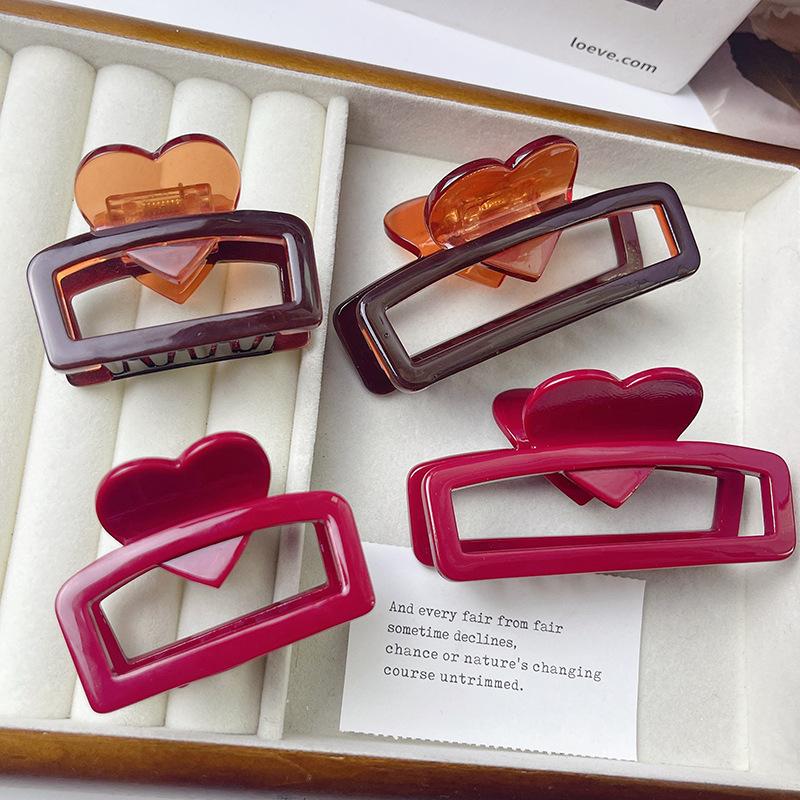 1pc Retro Heart Cube Hair Claw Clip with Acetate Material | Simple Elegant Ponytail Clip for Everyday Use | Suitable for Office Home Party | Spring Summer Collection | Mother' S Day Gift