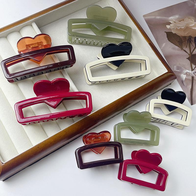 1pc Retro Heart Cube Hair Claw Clip with Acetate Material | Simple Elegant Ponytail Clip for Everyday Use | Suitable for Office Home Party | Spring Summer Collection | Mother' S Day Gift